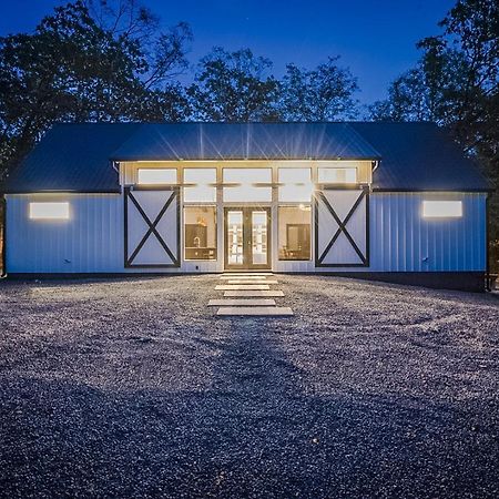 "The Barndo" 4Br Luxury Cabin, Hot Tub, Fire Pit, Bunks, Arcades, Playhouse! Broken Bow Ngoại thất bức ảnh