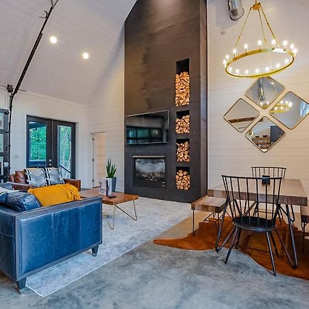 "The Barndo" 4Br Luxury Cabin, Hot Tub, Fire Pit, Bunks, Arcades, Playhouse! Broken Bow Ngoại thất bức ảnh