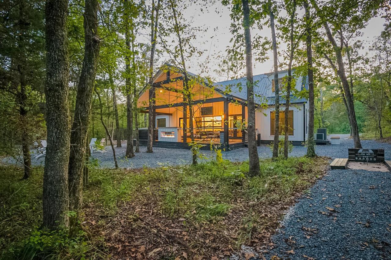 "The Barndo" 4Br Luxury Cabin, Hot Tub, Fire Pit, Bunks, Arcades, Playhouse! Broken Bow Ngoại thất bức ảnh