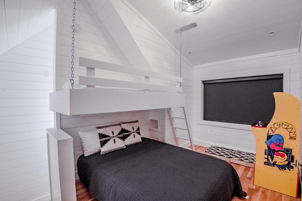 "The Barndo" 4Br Luxury Cabin, Hot Tub, Fire Pit, Bunks, Arcades, Playhouse! Broken Bow Ngoại thất bức ảnh